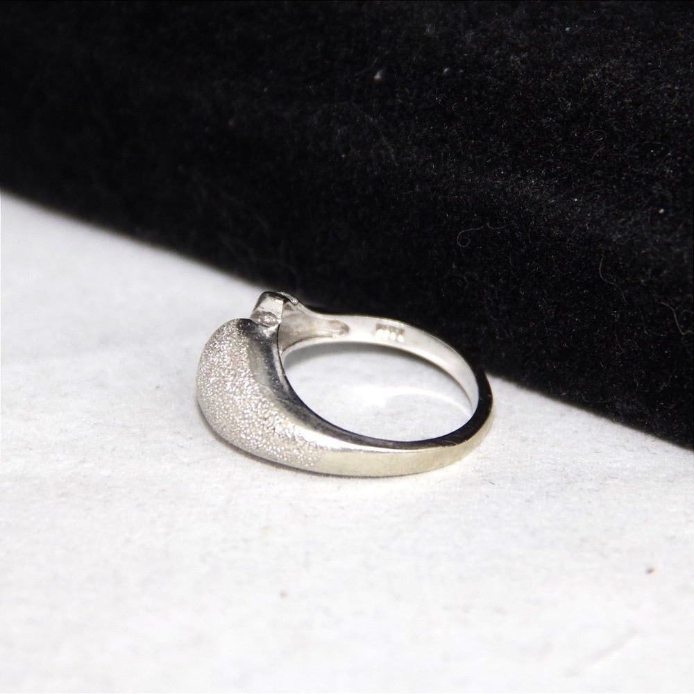 10k White Gold Stardust Textured Asymmetrical Bypass Ring Size 6.5 - Picture 5 of 9